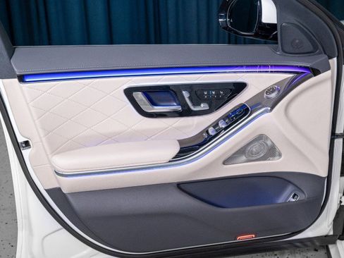 New 2025 Mercedes-Benz S 580 4MATIC Sedan image 11