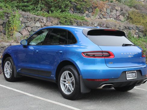 Used 2018 Porsche Macan Sport Edition AWD/4WD image 7