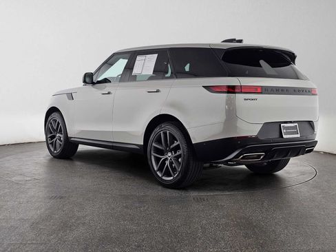 Used 2024 Land Rover Range Rover Sport SE AWD/4WD image 3