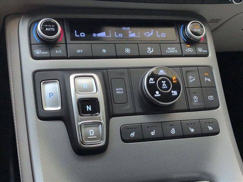 Used 2025 Hyundai Palisade Limited AWD/4WD image 19