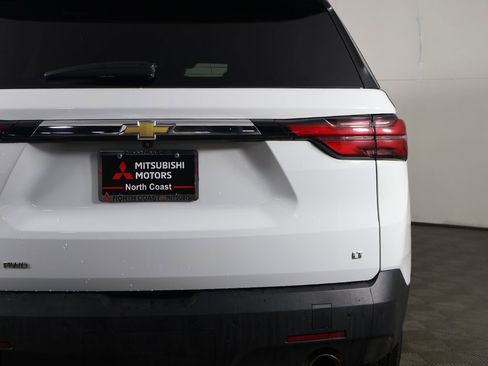 Used 2023 Chevrolet Traverse LT image 16
