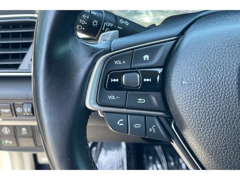 Used 2018 Honda Accord Touring image 34