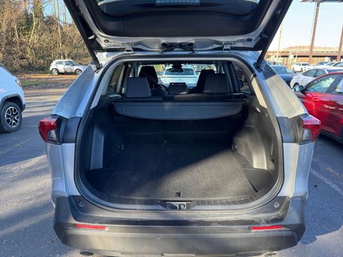 Used 2025 Toyota RAV4 XLE image 24