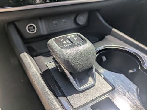 Used 2023 Nissan Rogue SV image 28