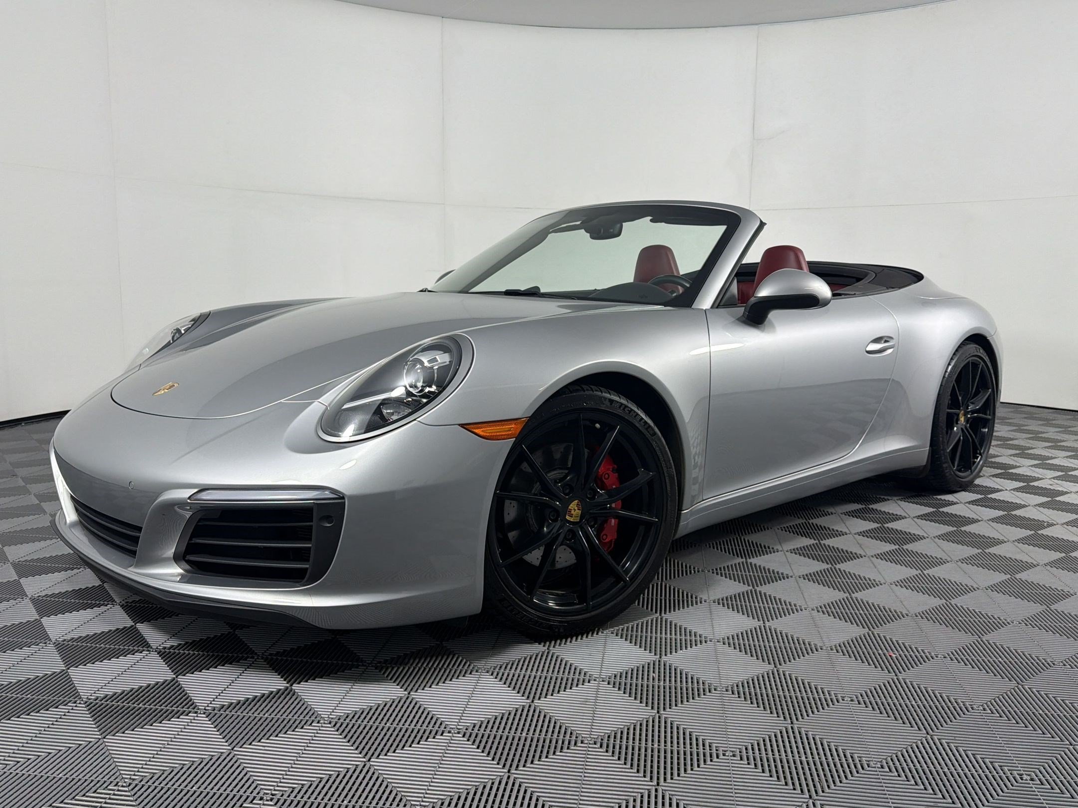 Certified 2019 Porsche 911 Carrera S RWD image 1
