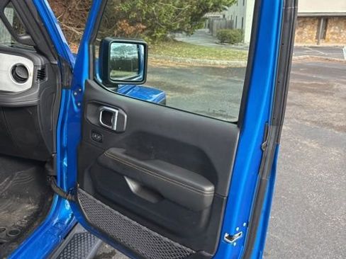 Used 2024 Jeep Wrangler Sahara w/ Safety Group image 31