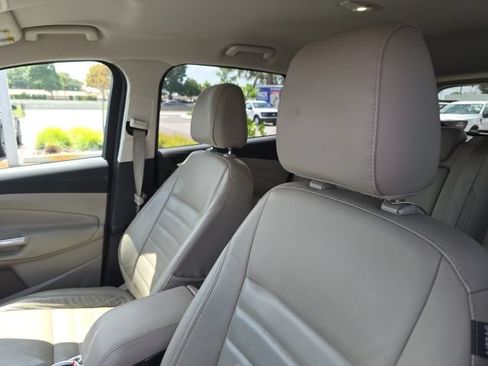 Used 2016 Ford Escape Titanium FWD image 8