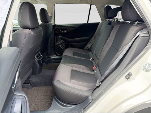 Used 2025 Subaru Outback Premium image 31