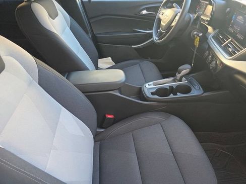 Certified 2024 Chevrolet Trax LS w/ LS Convenience Package FWD image 19