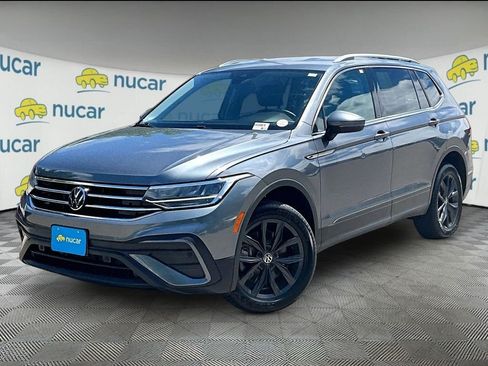 Used 2024 Volkswagen Tiguan SE AWD/4WD image 3