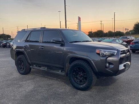 Used 2023 Toyota 4Runner SR5 Premium w/ Moonroof Package RWD image 3