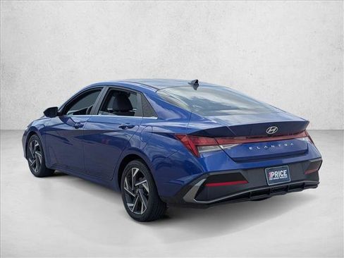Used 2024 Hyundai Elantra SEL w/ Convenience Package image 8