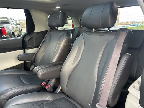 Used 2022 Kia Carnival SX Prestige image 42