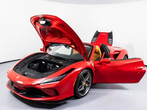Certified 2023 Ferrari F8 Tributo RWD image 33