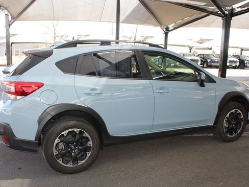 Used 2023 Subaru Crosstrek 2.0i Premium image 18