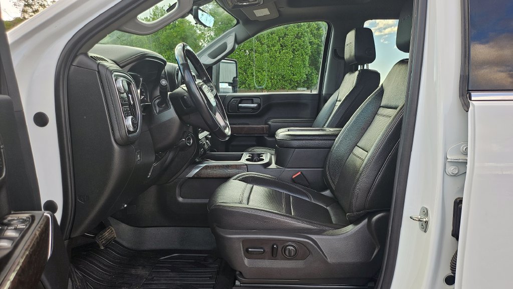 Used 2020 GMC Sierra 3500 Denali w/ Denali Ultimate Package AWD/4WD image 26