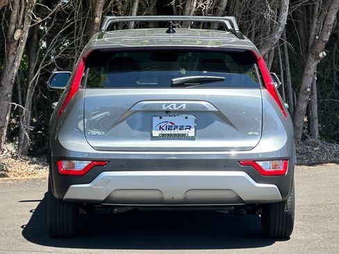 New 2025 Kia Niro EX image 4
