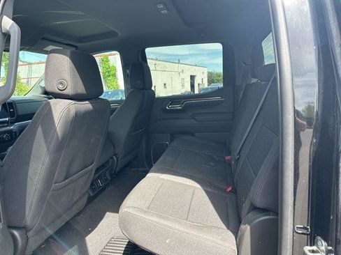 Used 2023 Chevrolet Silverado 1500 LT AWD/4WD image 12