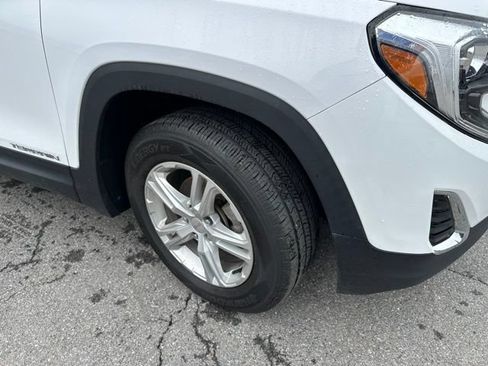 Used 2021 GMC Terrain SLE w/ Driver Convenience Package AWD/4WD image 9