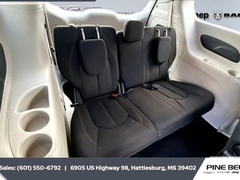 Used 2019 Chrysler Pacifica Touring Plus image 21