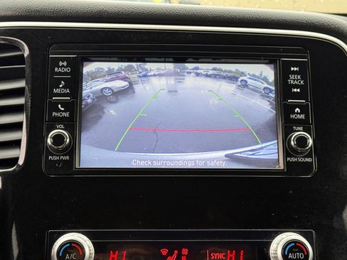 Used 2020 Mitsubishi Outlander SE image 20