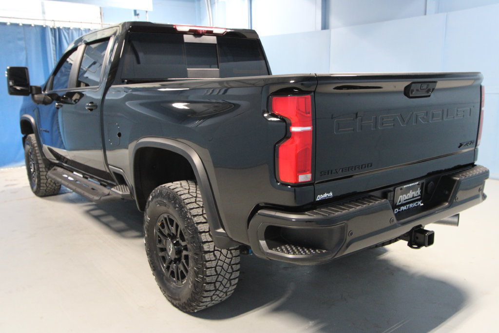 Used 2025 Chevrolet Silverado 2500 ZR2 w/ Technology Package AWD/4WD image 36