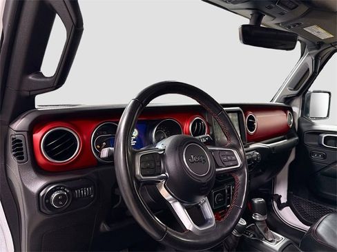 Used 2022 Jeep Gladiator Rubicon w/ Cold Weather Group image 11