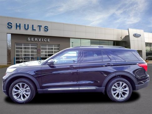 Certified 2022 Ford Explorer XLT w/ Equipment Group 202A image 2