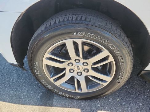 Used 2024 Ford Expedition Limited AWD/4WD image 21