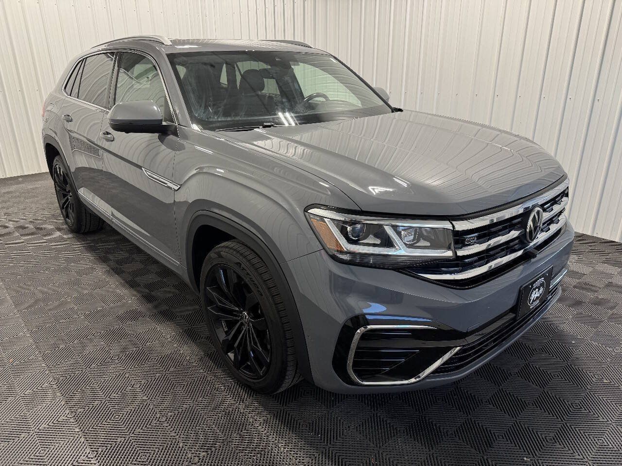 Used 2021 Volkswagen Atlas Cross Sport SEL Premium R-Line w/ Cross Sport MDO Package AWD/4WD image 2