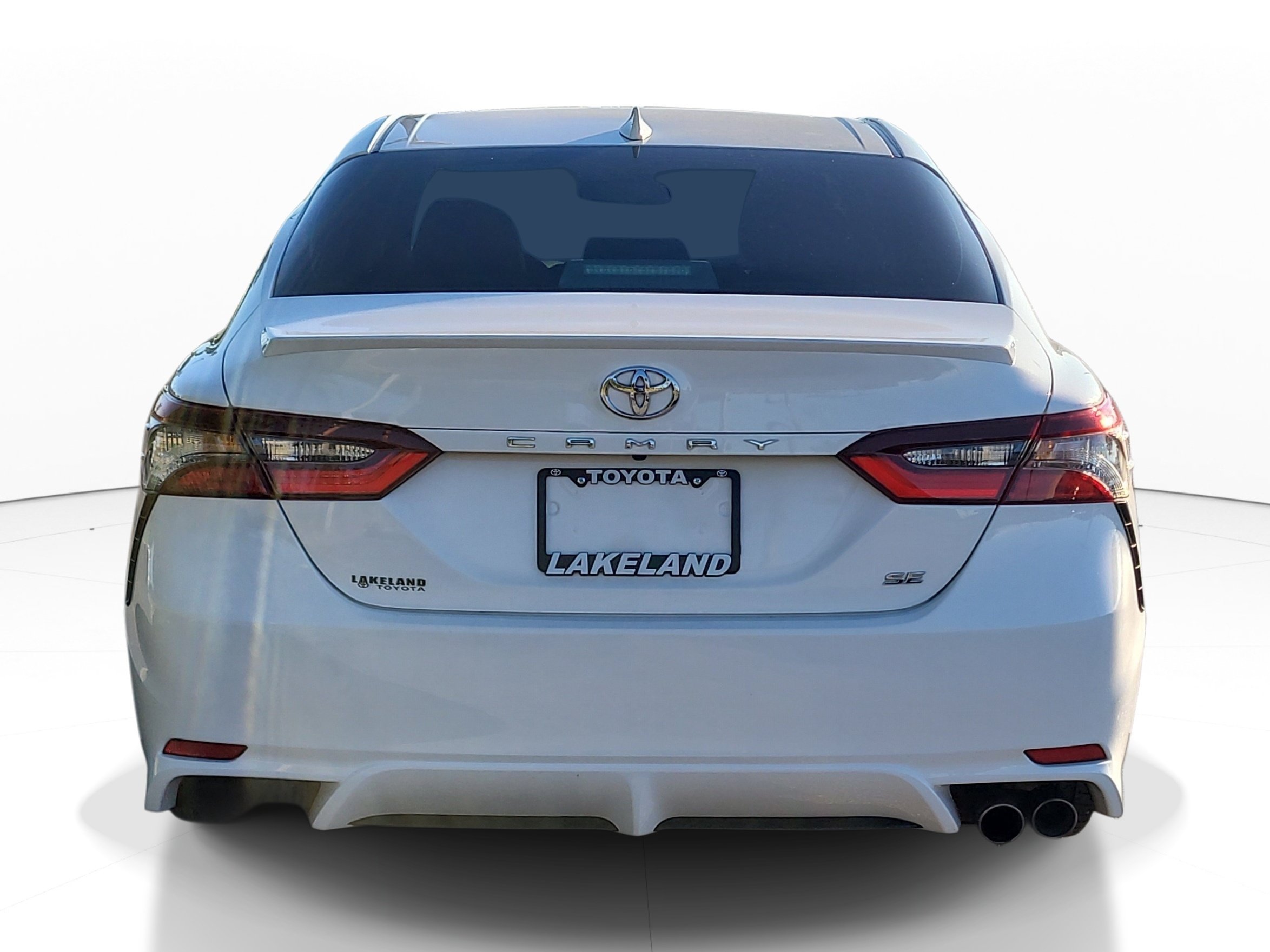 Used 2023 Toyota Camry SE FWD image 6