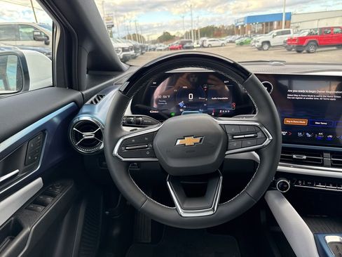 New 2026 Chevrolet Equinox EV LT image 15