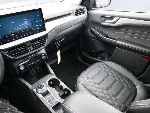 New 2024 Ford Escape SE w/ PHEV Premium Package FWD image 12