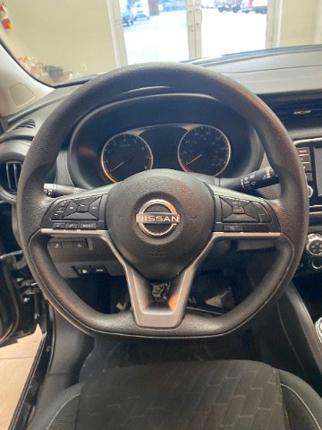 Used 2022 Nissan Kicks S FWD image 20
