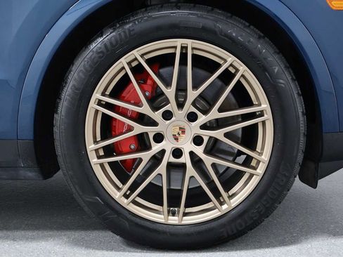 Certified 2026 Porsche Cayenne S AWD/4WD image 12