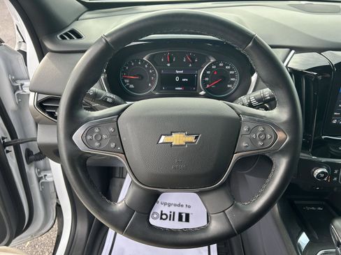 Used 2023 Chevrolet Traverse LT image 19