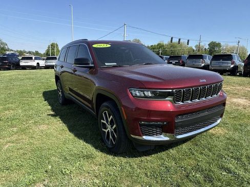 Used 2023 Jeep Grand Cherokee L Limited AWD/4WD image 15