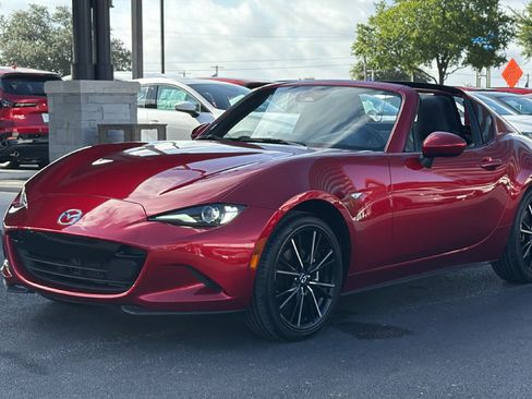 Used 2025 MAZDA MX-5 Miata RF Grand Touring RWD image 16