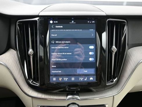 Used 2023 Volvo XC60 B5 Plus w/ Climate Package image 18