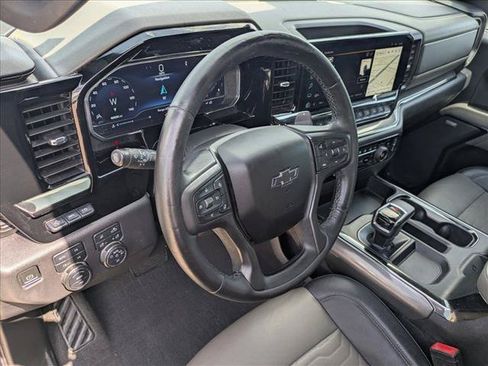 Used 2022 Chevrolet Silverado 1500 ZR2 w/ Technology Package AWD/4WD image 10