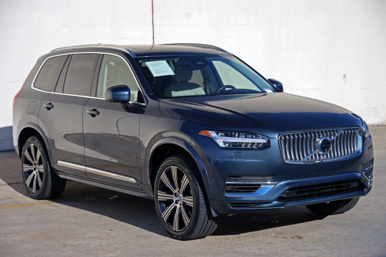 Used 2024 Volvo XC90 T8 Plus w/ Protection Package Premier AWD/4WD image 60