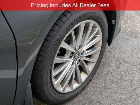 Used 2018 Toyota Avalon Limited FWD image 9