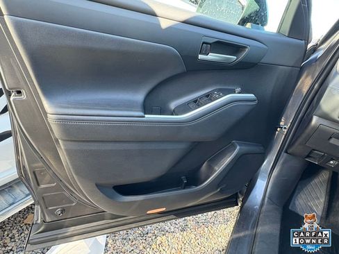 Certified 2025 Toyota Highlander XSE image 14