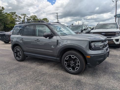 Used 2025 Ford Bronco Sport Outer Banks w/ Outer Banks Tech Package+ AWD/4WD image 2