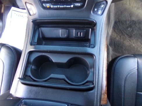 Used 2015 Chevrolet Suburban LTZ image 40