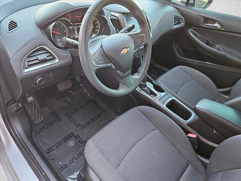 Used 2019 Chevrolet Cruze Diesel image 9