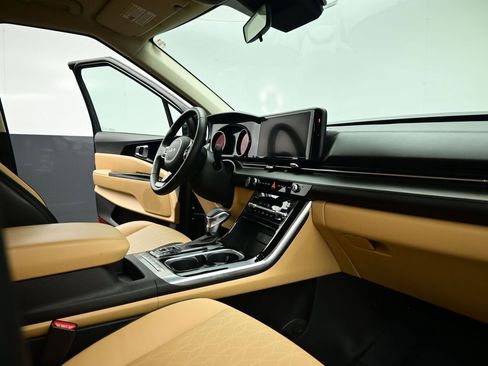 Certified 2022 Kia Carnival EX image 61