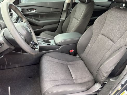 Used 2025 Honda Accord SE image 28