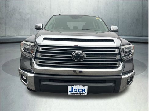 Used 2018 Toyota Tundra Limited w/ Limited Premium Package image 11