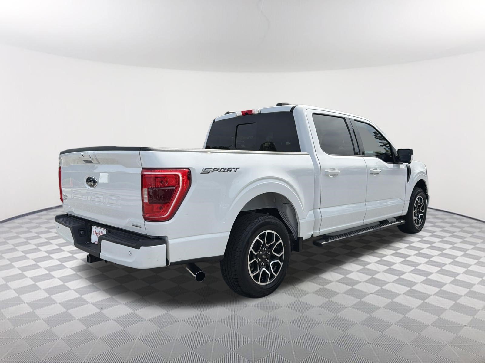Used 2021 Ford F150 XLT w/ Equipment Group 302A High RWD image 16